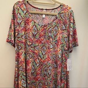 🍁LuLaRoe NWT Perfect T (L)